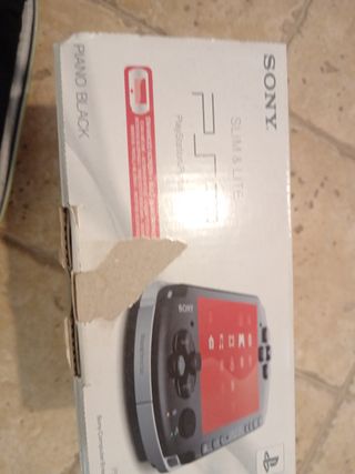 PSP Slim & Lite Nera + 3 Giochi
