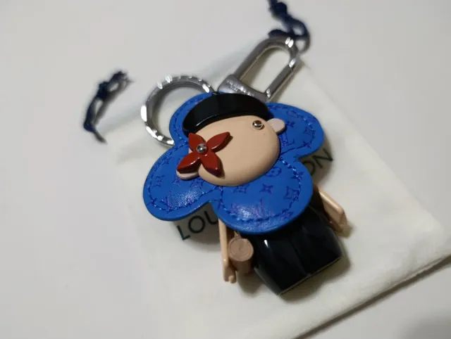 Llavero Louis Vuitton figura azul