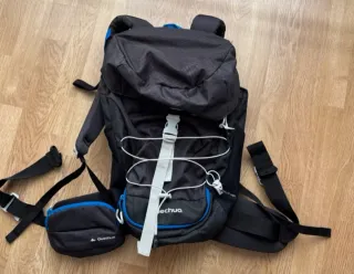 Mochila Quechua Negra y Azul