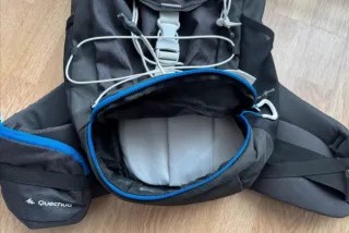 Mochila Quechua Negra y Azul