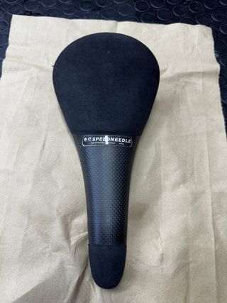 Sillín TUNE SpeedNeedle Carbon