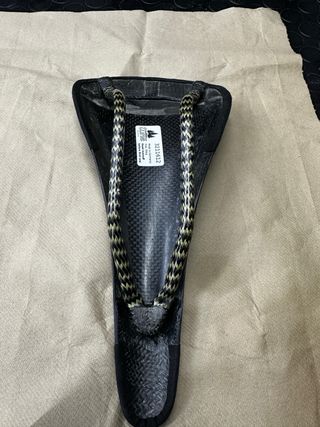 Sillín TUNE SpeedNeedle Carbon