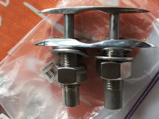 Cornamusas abatibles Inox (2 unidades)
