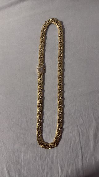 Cadena Oro 18k con cierre de circonitas.