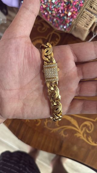 Cadena Oro 18k con cierre de circonitas.