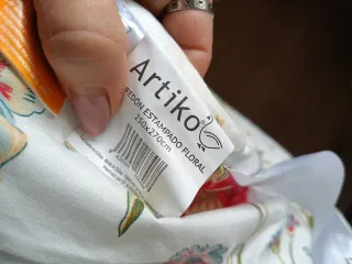 Edredón estampado floral cama