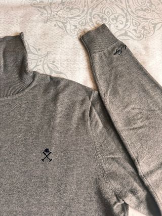 Jersey cuello alto gris