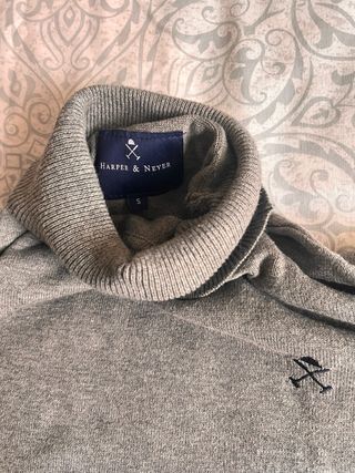 Jersey cuello alto gris