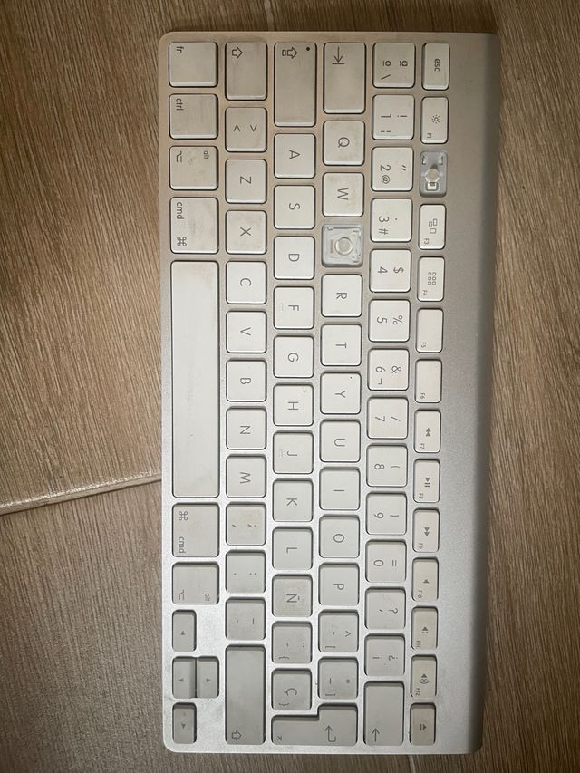 Teclado Apple Plata y Blanco