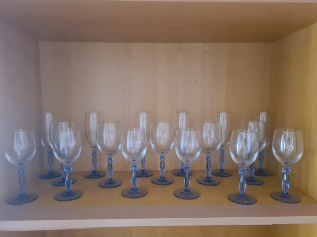Juego de 16 copas de cristal azul