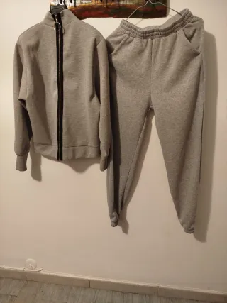 Conjunto chándal gris