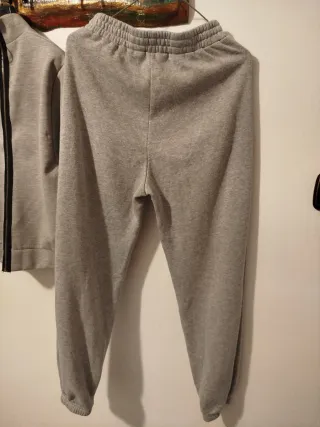 Conjunto chándal gris