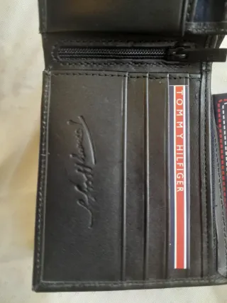 Cartera Tommy Hilfiger Piel Negra