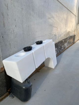 Depósito agua 90L con paso de rueda (camper)