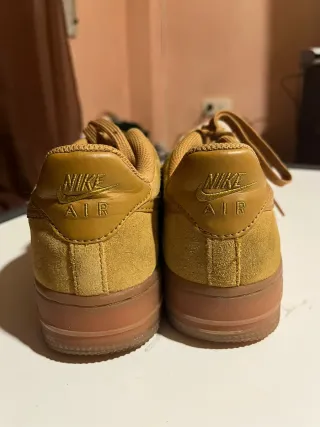 Nike Air Force 1 Beige/Marrón Gamuza.