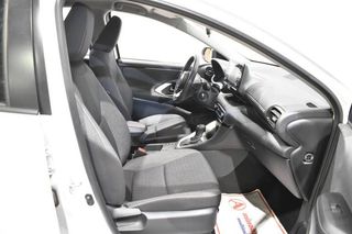 Toyota Yaris 1.5 HYBRID 120H BUSINESS