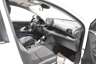 Toyota Yaris 1.5 HYBRID 120H BUSINESS