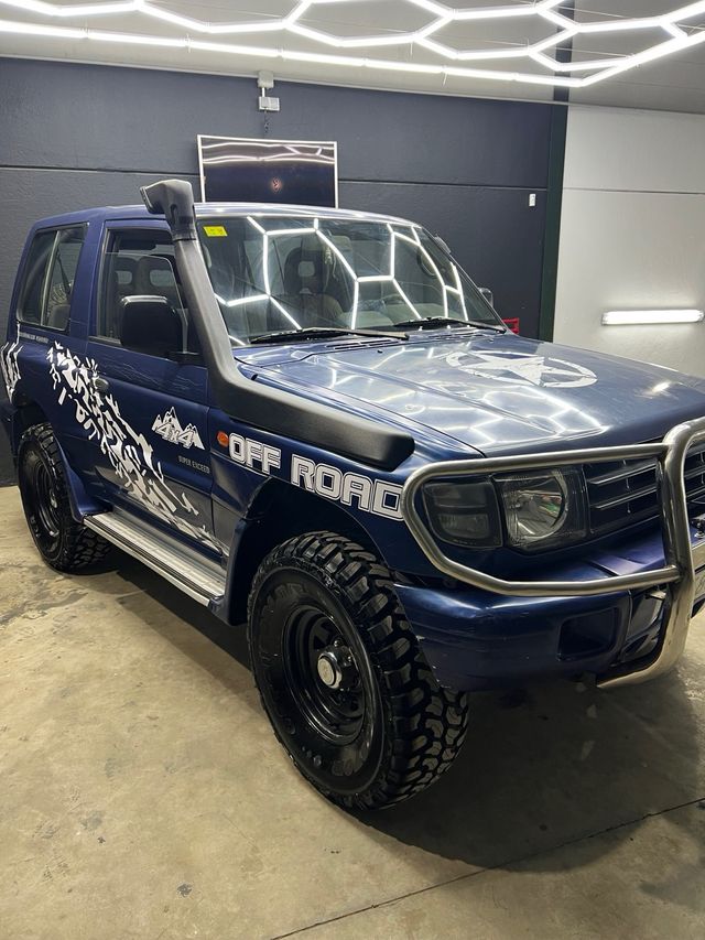 Mitsubishi Montero 2001