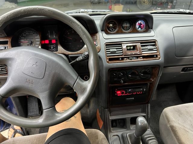 Mitsubishi Montero 2001