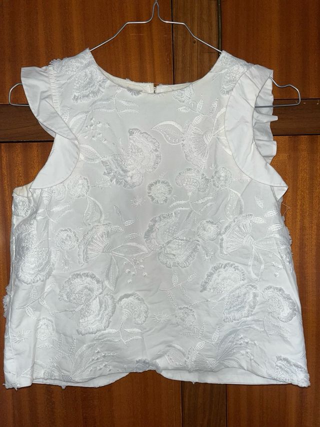 Conjunto Top Blanco Bordado y Shorts Mostaza lino