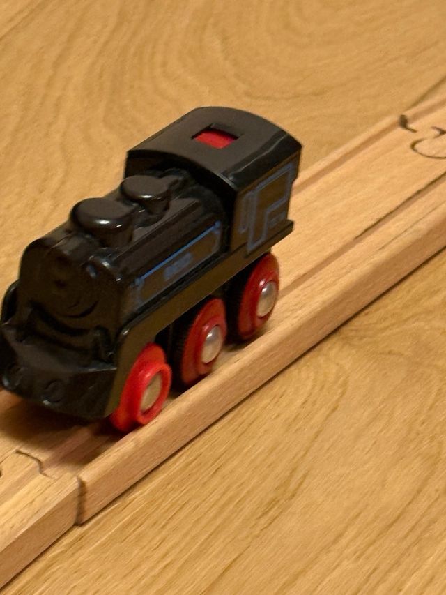 Circuito ferroviario in legno Brio + treni