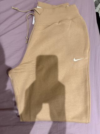Pantalón chándal Nike beige