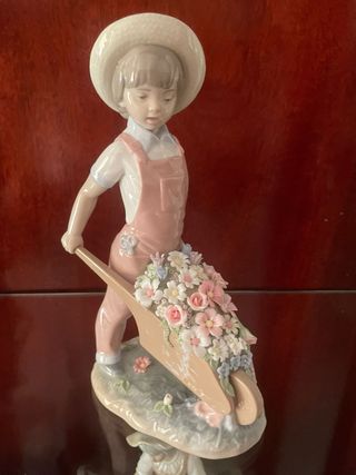 Figura Lladro Niña Carretilla Flores