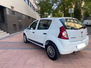 Dacia Sandero Ambiance Music 1.2 16v 75