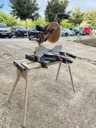 Ingletadora Bosch Profesional. 
Hoja de 305mm. 