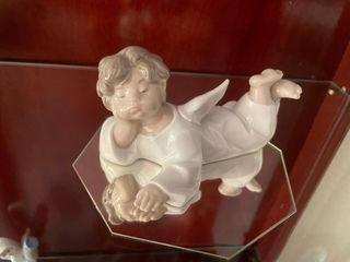 LLADRO Ángel Tumbado Porcelana