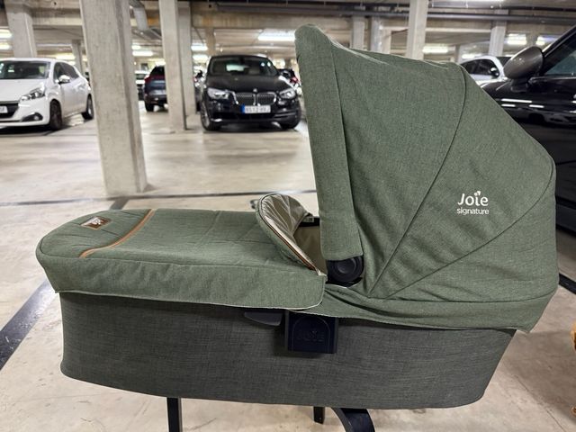 Capazo Joie Signature