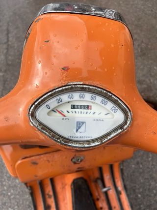 Vespa 160 GT Naranja