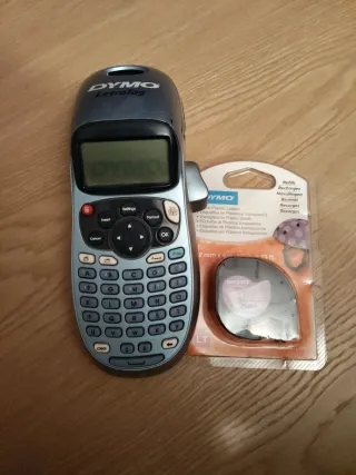 Etiquetadora Dymo LetraTag + Cinta