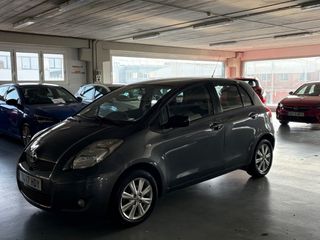 Toyota Yaris 2011 (garantia incluida)