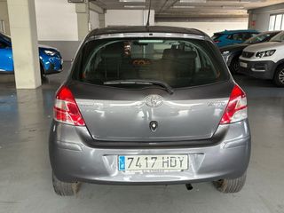 Toyota Yaris 2011 (garantia incluida)
