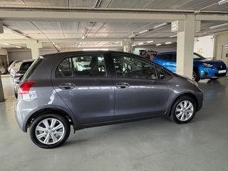 Toyota Yaris 2011 (garantia incluida)