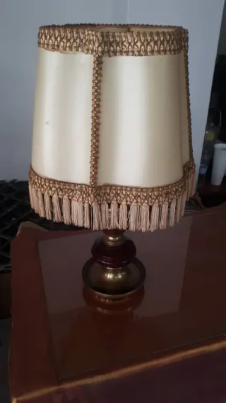 Lámpara de mesa antigua madera y metal