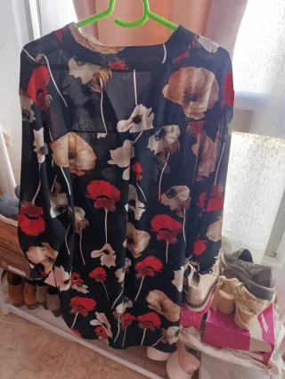 Blusa estampada flores manga larga
