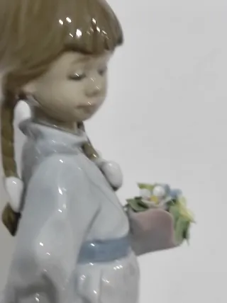Figura Lladro . Flores a la maestra .