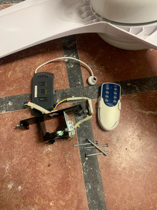 Ventilador de techo blanco