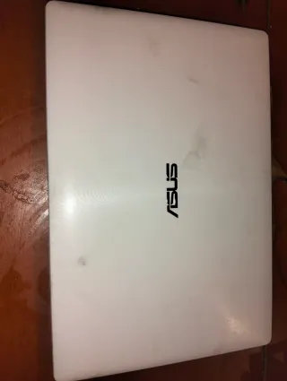 Portátil Asus F553M Intel Inside