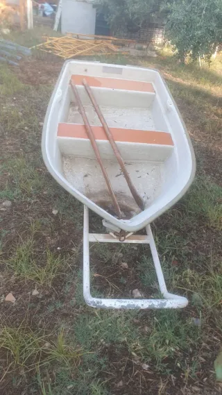 Barco de remos con remos