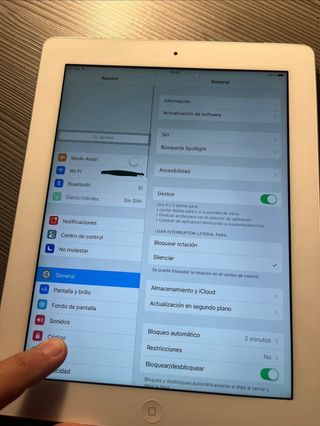 Apple iPad 2 (13G36)