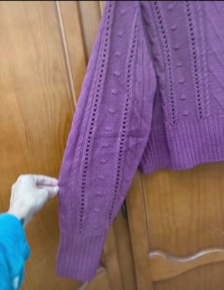 Jersey cuello alto morado
