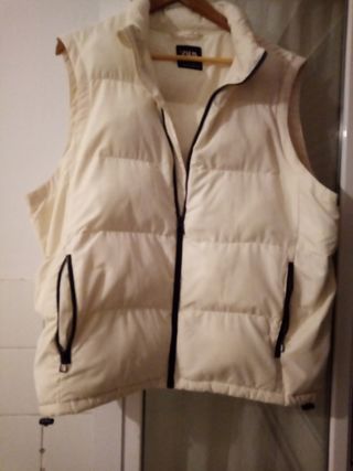 Chaleco ZARA Beige. Regalo pantalón corto verde xl