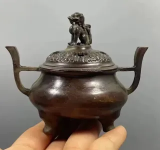 Antiguo Incensario de Bronce león kirin. Sello