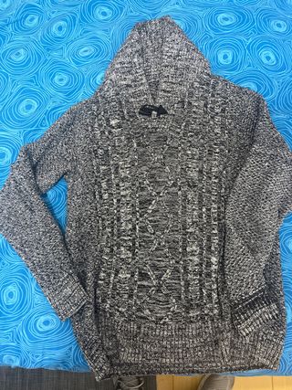 Jersey HUGO BOSS trenzado gris y negro UNISEX 