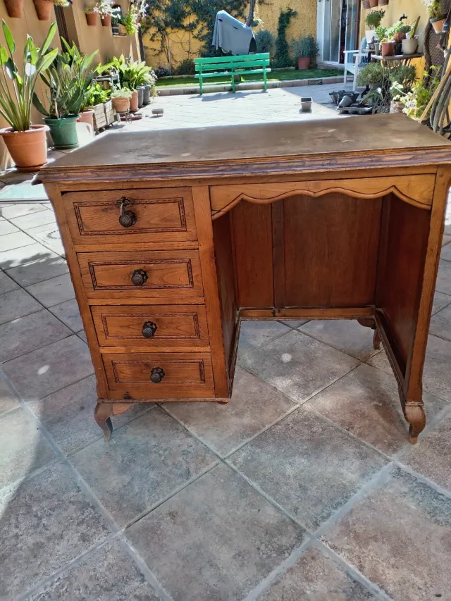 Escritorio antiguo de castaño Medidas :95x55x83