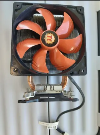 Dispositivo di raffreddamento della CPU Thermaltake