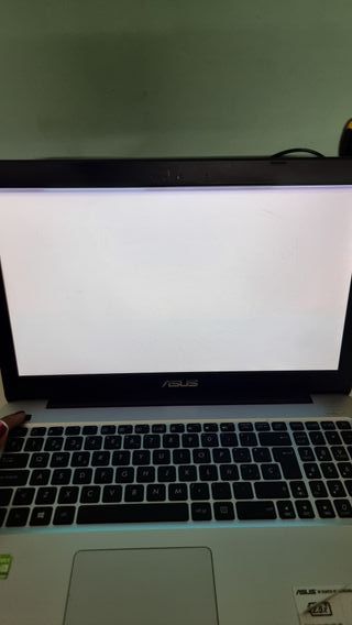 Portátil ASUS F556U i7 12GB RAM
